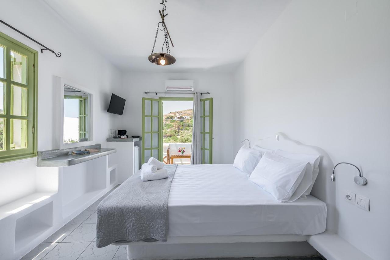 Hotel Pente Elies Milos 3*