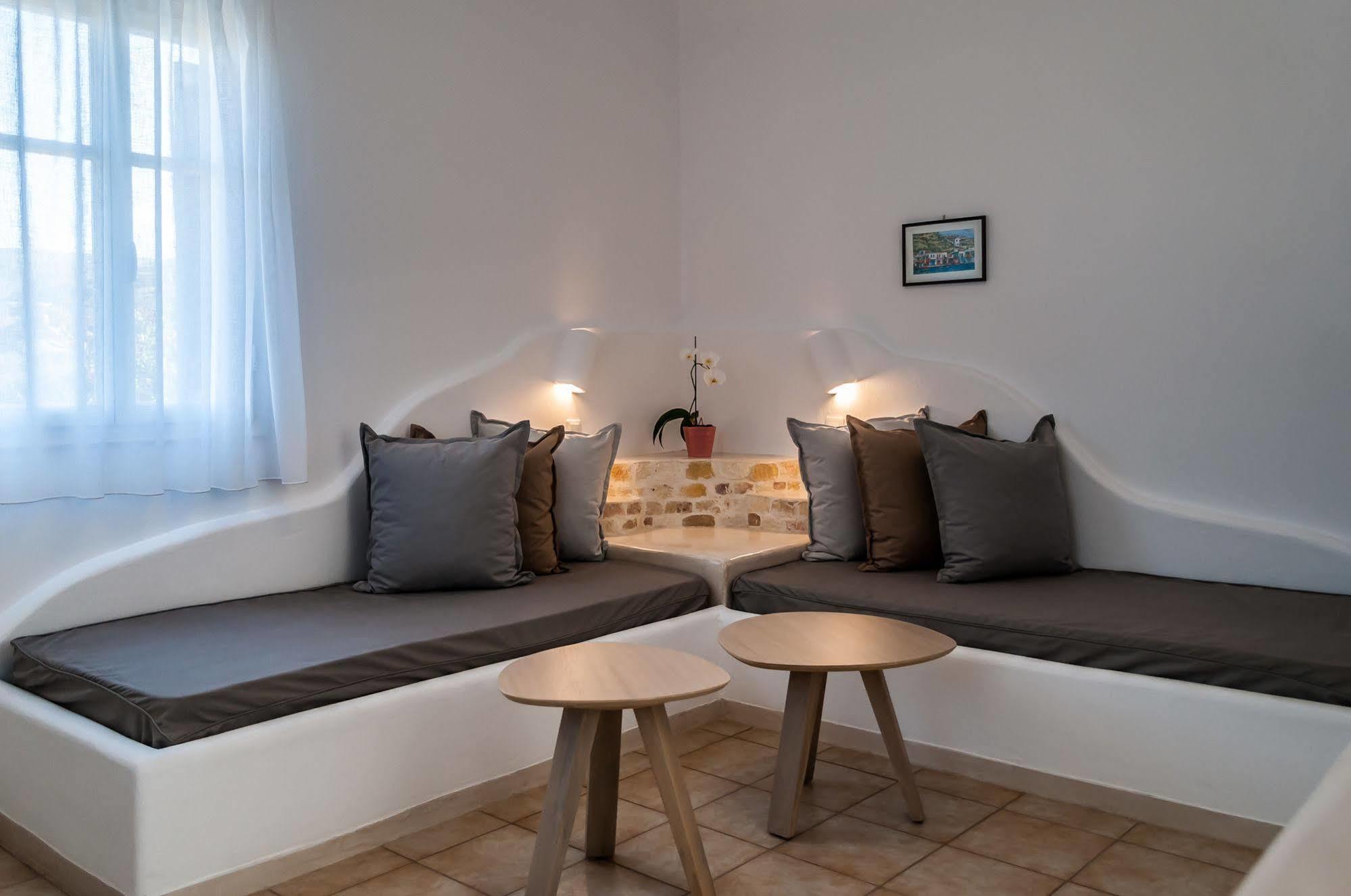 Hotel Pente Elies Milos Pollonia