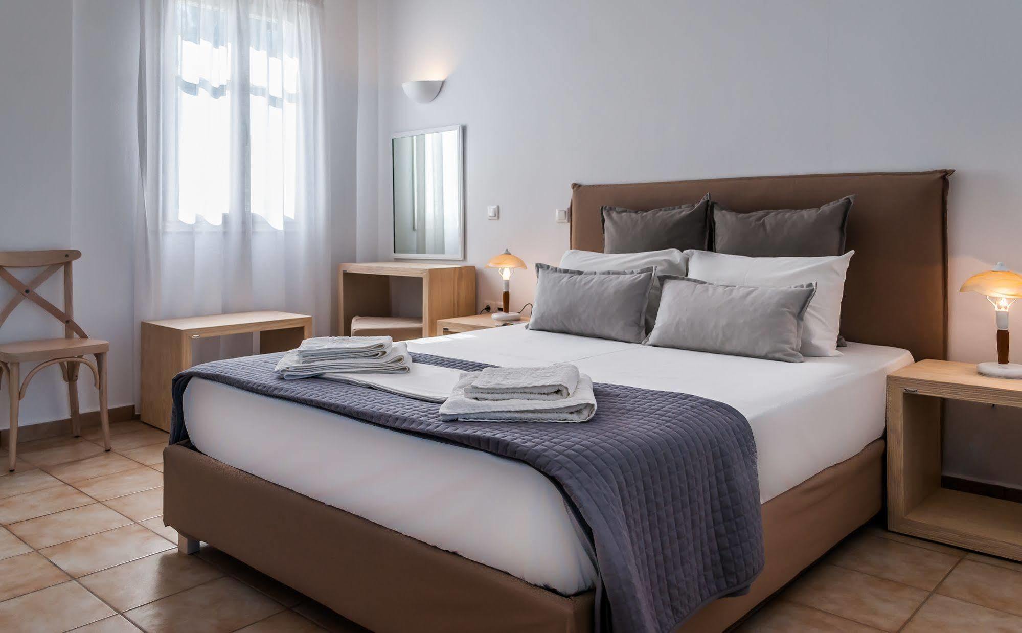 Hotel Pente Elies Milos
