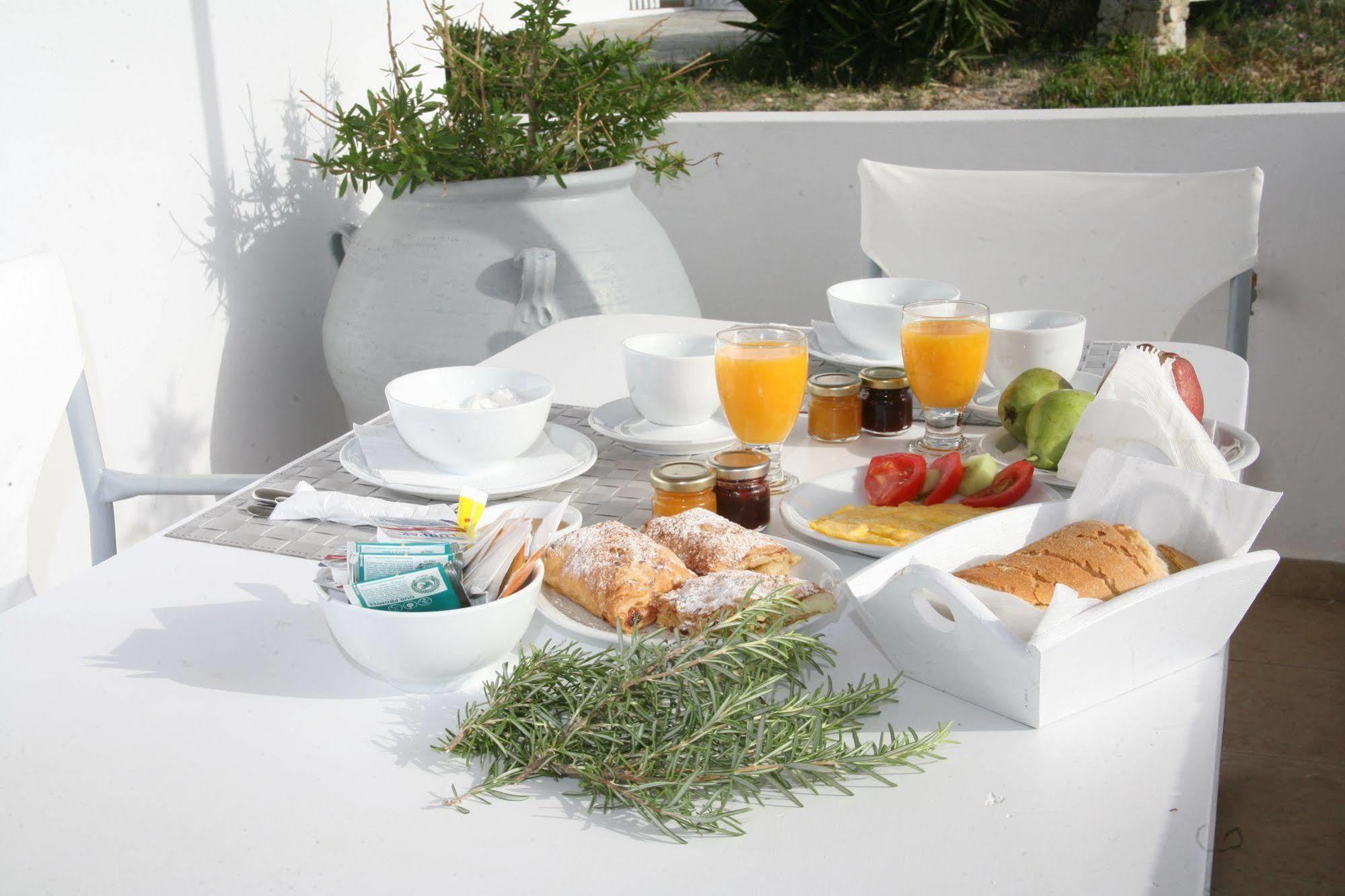 Hotel Pente Elies Milos Pollonia